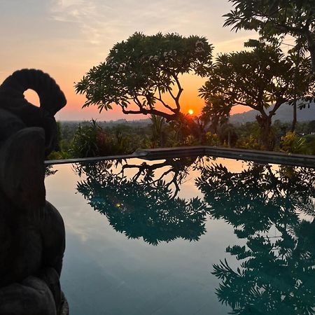 Menjangan Hill Hotel Banyuwedang Ngoại thất bức ảnh